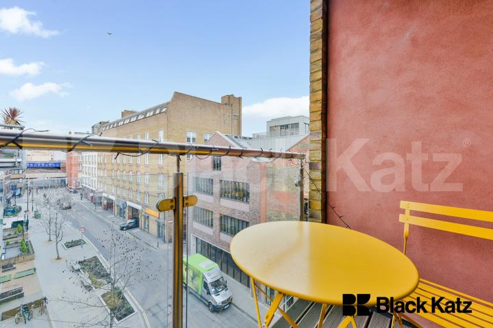 Stunning apartment offering size, quality & location  Great Suffolk Street , Waterloo/Southwark.